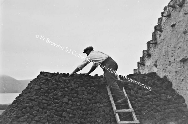 KEEL SLIEVEMORE ROAD COTTAGES STACKING TURF